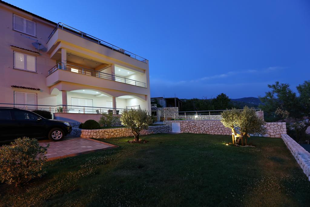 Apartments Villa Residenca Novi Vinodolski Quarto foto
